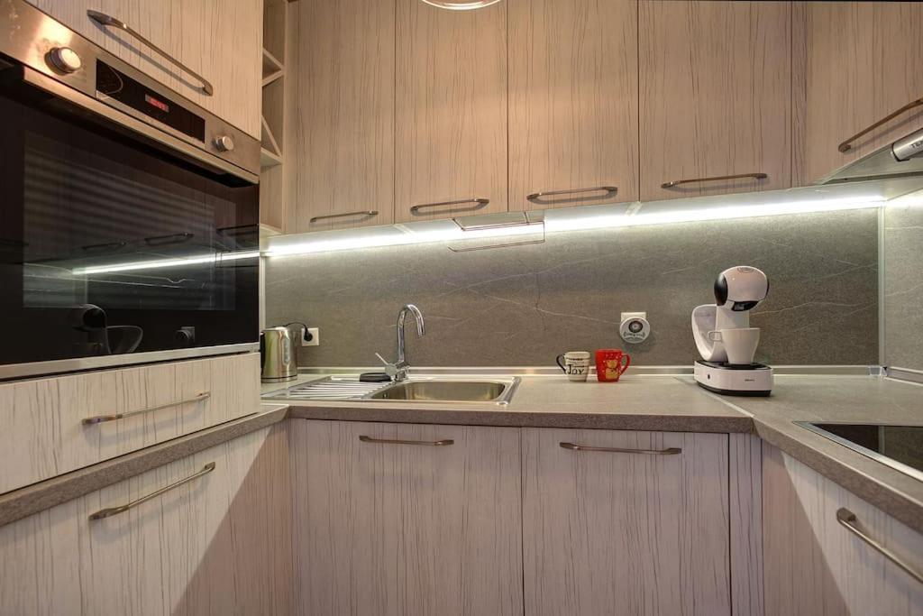 Spacious Home Office With Secure Garage In София Экстерьер фото